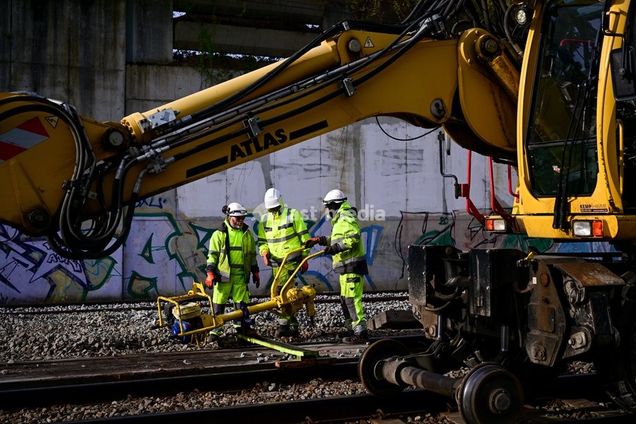 Illustration picture shows a tour of the Infrabel construction site where two switches are being installed as part of the RER project between Ottignies and Brussels, on Monday 26 October 2026