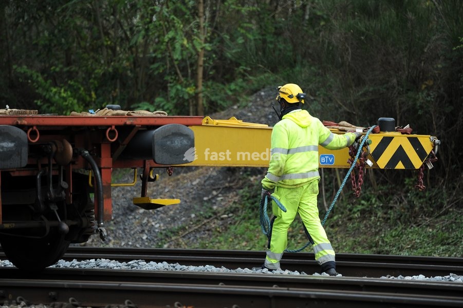 Illustration picture shows a tour of the Infrabel construction site where two switches are being installed as part of the RER project between Ottignies and Brussels, on Monday 26 October 2026