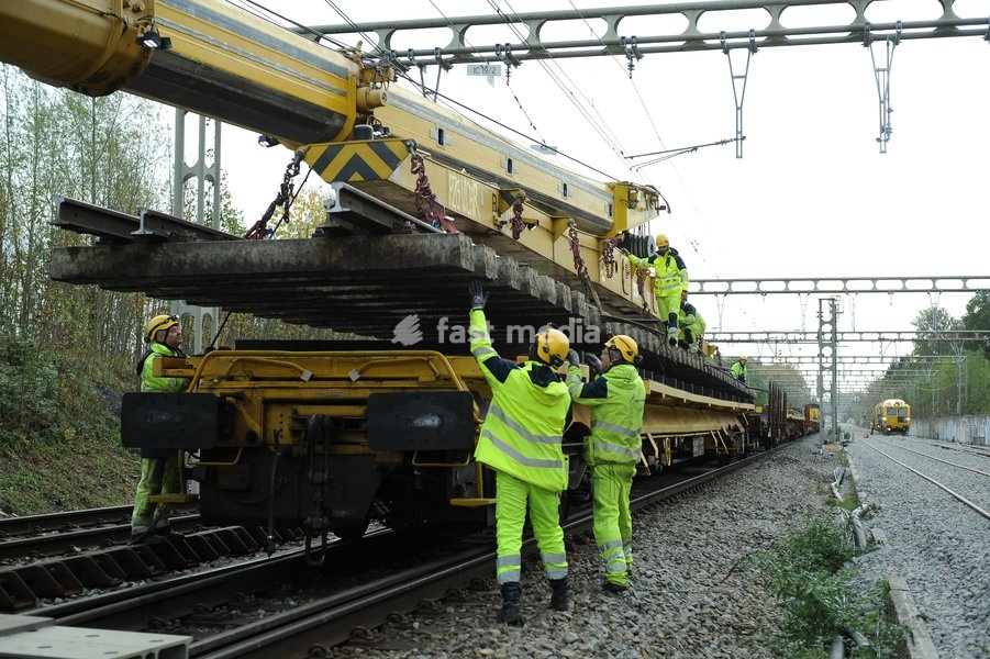 Illustration picture shows a tour of the Infrabel construction site where two switches are being installed as part of the RER project between Ottignies and Brussels, on Monday 26 October 2026