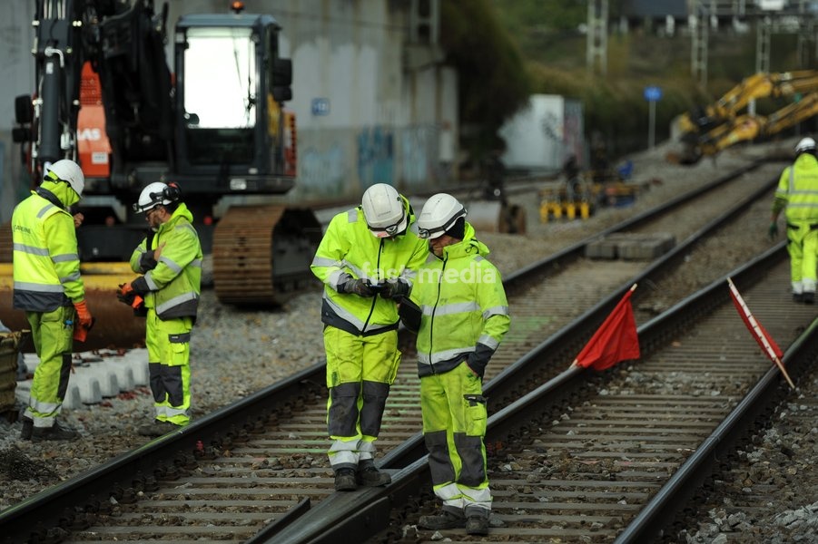 Illustration picture shows a tour of the Infrabel construction site where two switches are being installed as part of the RER project between Ottignies and Brussels, on Monday 26 October 2026