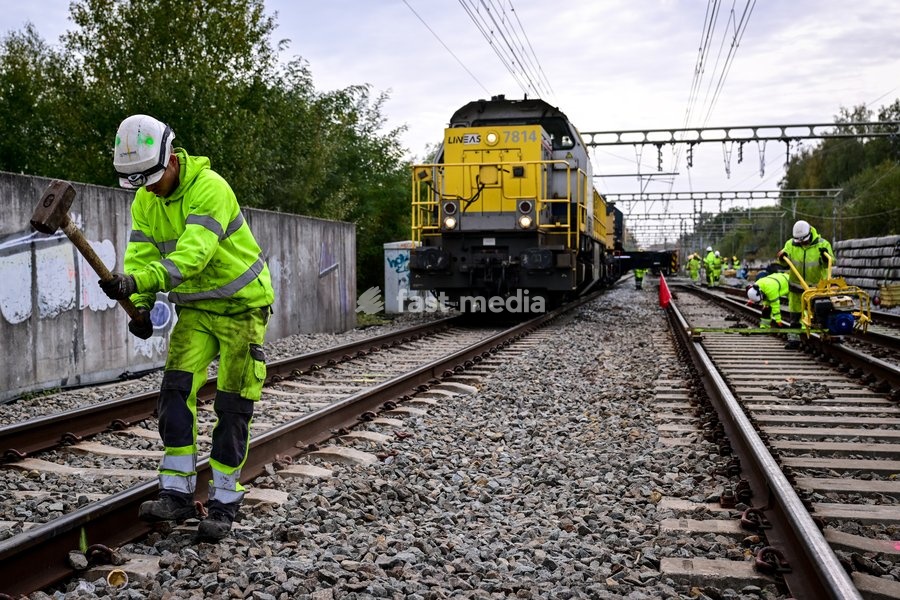 Illustration picture shows a tour of the Infrabel construction site where two switches are being installed as part of the RER project between Ottignies and Brussels, on Monday 26 October 2026