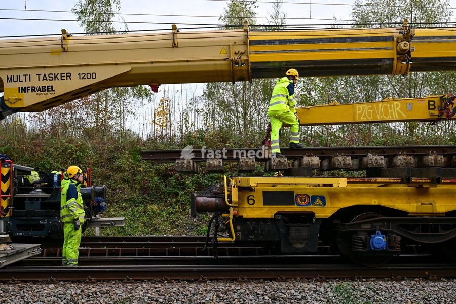 Illustration picture shows a tour of the Infrabel construction site where two switches are being installed as part of the RER project between Ottignies and Brussels, on Monday 26 October 2026
