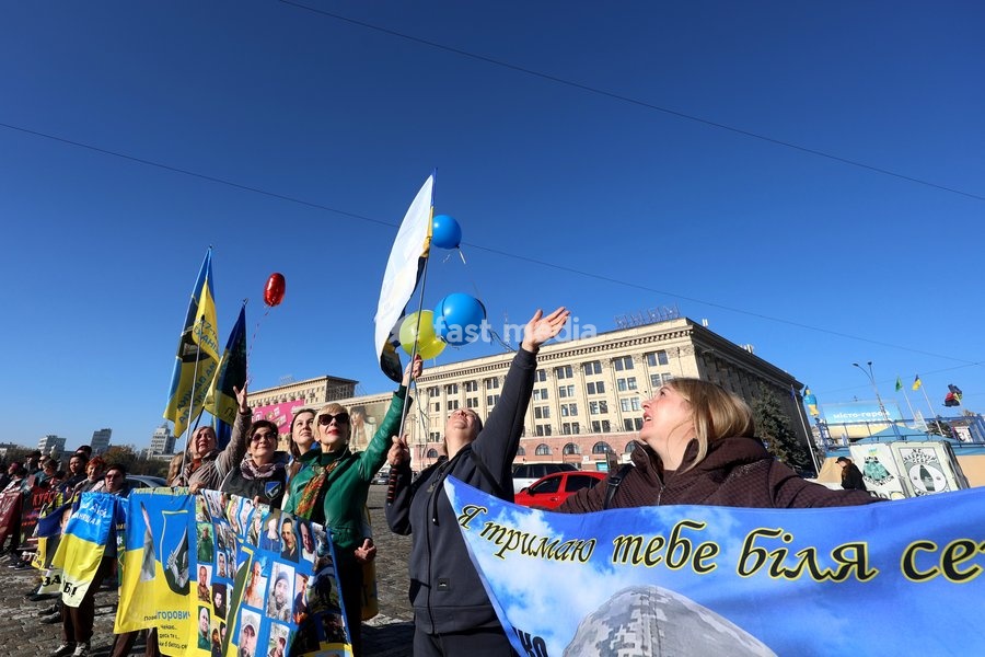 Demonstrators release balloons into the sky during the “Don’t Stay Silent! Captivity Kills!” rally in support of Ukrainian prisoners of war and MIAs, Kharkiv, Ukraine, October 25, 2026