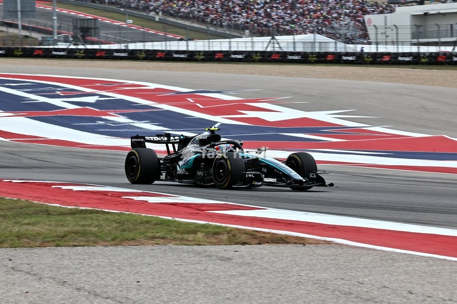 AUSTIN, UNITED STATES - OCTOBER 25: Andrea Kimi Antonelli of Italy driving the (12) Mercedes-AMG PETRONAS F1 Team Mercedes W17 on track during the race of the Formula 1 MSC Cruises United States Grand Prix 2026 at Circuit of the Americas on October 25, 2026 in Austin, United States