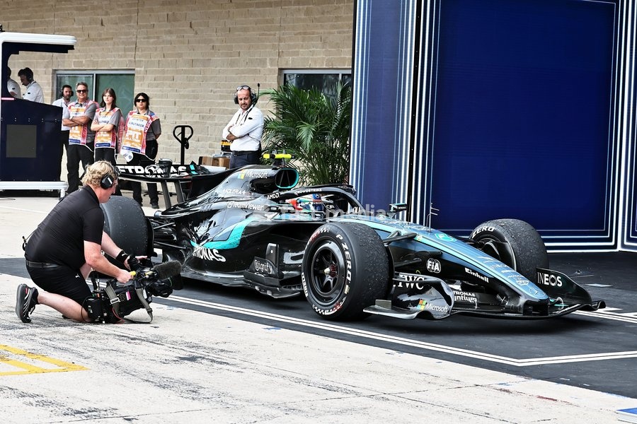 AUSTIN, UNITED STATES - OCTOBER 25: The Mercedes-AMG PETRONAS F1 Team garage during the race of the Formula 1 MSC Cruises United States Grand Prix 2026 at Circuit of the Americas on October 25, 2026 in Austin, United States