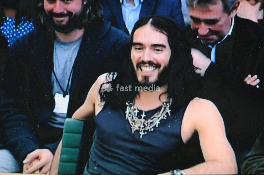 Comedian Russell Brand has told MPs that taking drugs should not be seen as a "criminal or judicial matter" and users should be shown more compassion. Appearing in Parliament, Mr Brand said drug addiction was primarily a "health matter" and decriminalising drugs could be "useful" in some areas. ;…
