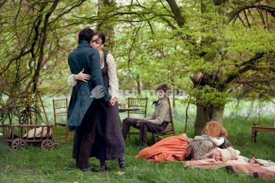 ABBIE CORNISH, BEN WHISHAW and THOMAS BRODIE-SANGSTER in BRIGHT STAR, 2009, directed by JANE CAMPION. Copyright PATHE RENN PRODUCTIONS