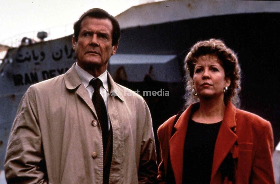Der Mann, Der Niemals Starb, Man Who Wouldn't Die, The, Der Mann, Der Niemals Starb, Man Who Wouldn't Die, The, Roger Moore, Nancy Allen Der Krimi-Autor Thomas Grace (Roger Moore) hat ein Buch geschrieben, dessen Geschichte identisch ist mit der des Verbrechers Bernard Drake. Drake wurde verurteilt…