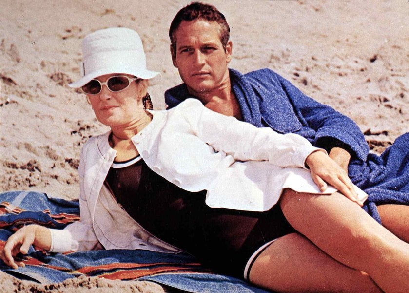 Indianapolis, 1960er, 1960s, Badeanzug, Fashion, Film, Hut, Paar, Sonnenbrille, Strand, Winning, beach, couple, hat, sand, sun glasses, swimsuit, Indianapolis, 1960er, 1960s, Badeanzug, Fashion, Film, Hut, Paar, Sonnenbrille, Strand, Winning, beach, couple, hat, sand, sun glasses, swimsuit, Joanne…