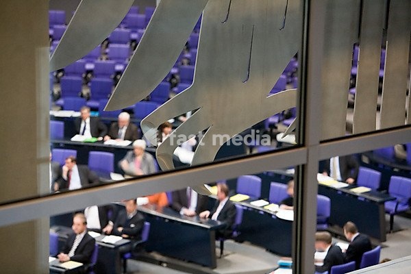 Deutscher Bundestag, German parliament, session in the plenary hall of the Reichstag building, parts of the federal eagle at front, Berlin, Germany, Europe