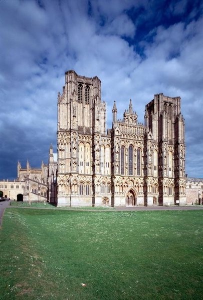 Wells (Somerset, England) Wells Cathedral, built between 1175 and 1490. Exterior view: the west facade. Photo