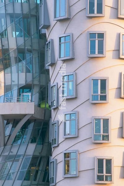 Prague – Praha (Czech Republic), Dancing House – Rasinovo nabrezi (built 1996; architect: Vladimir Milunic and Frank O. Gehry). Exterior. Photo, 2004