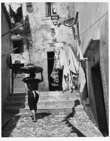 Ethnology: Portugal. Woman in Alfama, the old town quarter of Lisbon. Photo, 1954