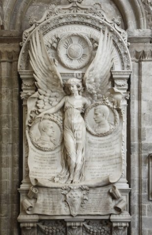 Winchester (Hampshire, England), Winchester Cathedral (built from 1079; choir rebuilt from 1200, nave rebuilt 2nd half of 14th c.). Detail: angel. Photo