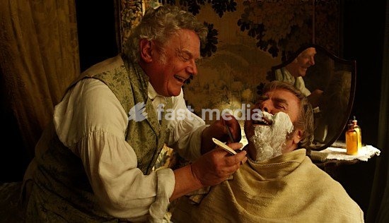 PAUL JESSON and TIMOTHY SPALL in MR. TURNER, 2014, directed by MIKE LEIGH. Copyright FILM4/FRANCE 3 CINEMA/LIPSYNC PRODUCTIONSUNTITLED13/XOFA PRO