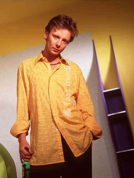 John Simm 2 ref: C1275 Please agree fee before use Tel: 020 7421 6000 Date: 29.08.1997