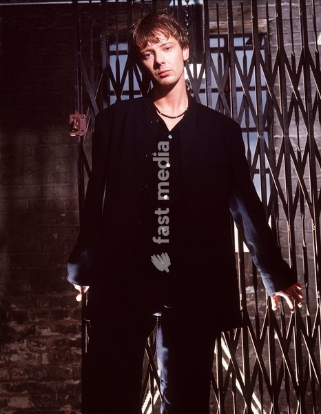 John Simm 1 ref: C1275 Please agree fee before use Tel: 020 7421 6000 Date: 29.08.1997