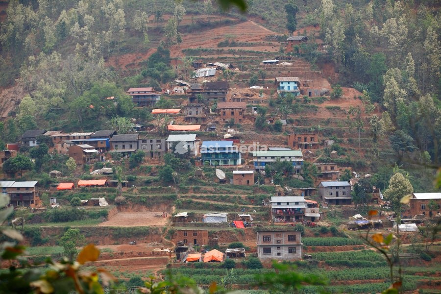 (150429) -- SINDHUPALCHOWK, April 29, 2015 () -- Buildings are destructed after earthquake at Sindhupalchowk district, Nepal, April 29, 2015. By noon on Wednesday, more than 1,376 people had already been confirmed dead in Sindhupalchowk district alone, some 100 km away from the capital that borders…