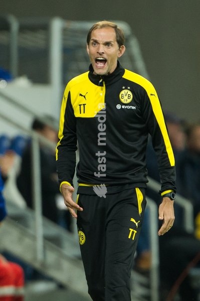 Thomas Tuchel (Borussia Dortmund) beschwert sich lautstark // during the German Bundesliga 6th round match between TSG 1899 Hoffenheim and Borussia Dortmund at the Wirsol Rhein Neckar Arena in Sinsheim, Germany on 2015/09/23. EXPA Pictures