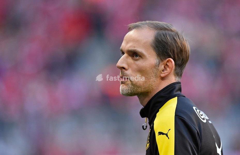 Trainer Thomas Tuchel (Borussia Dortmund) // during the German Bundesliga 8th round match between FC Bayern Munich and Borussia Dortmund at the Allianz Arena in Muenchen, Germany on 2015/10/04. EXPA Pictures