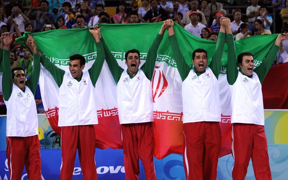 (080915) -- BEIJING, Sept. 15, 2008 -- Iranian players pose for photo during the awarding ceremony of the men's sitting volleyball of the Beijing 2008 Paralympic Games in Beijing, China, Sept. 15, 2008. Iran claimed the title in the event. ( Yang Zongyou)(wx)