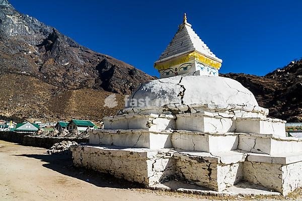 Stupa of the village of Khumjung, damaged by the earthquake in 2015, Khumjung, Solo Khumbu, Nepal