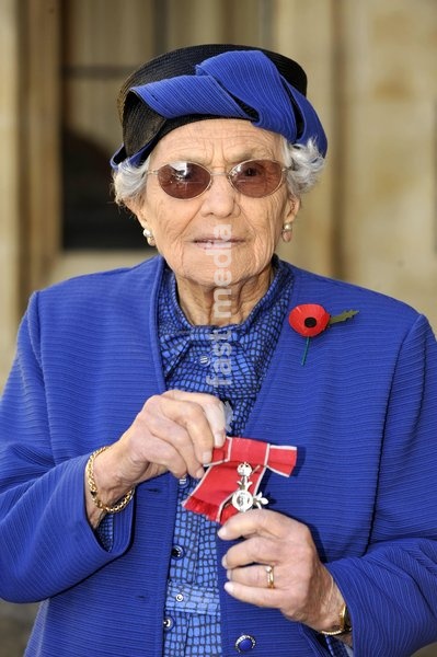 Mrs Phyllis Self who at 101 yeras old is Britain's oldest boss and who received a M.B.E from H.M.Queen Elizabeth II the first time investitures have been held at Windsor Castle. Date:11.11.2008