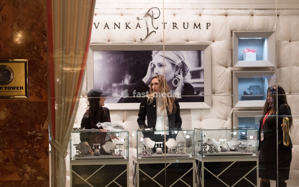 Lara Yunaska, C, Eric Trump's wife, in the Ivanka Trump boutique at Trump Tower on January 17, 2017 in New York City. U.S. President Elect Donald Trump is still holding meetings upstairs at Trump Tower just 3 days before the inauguration