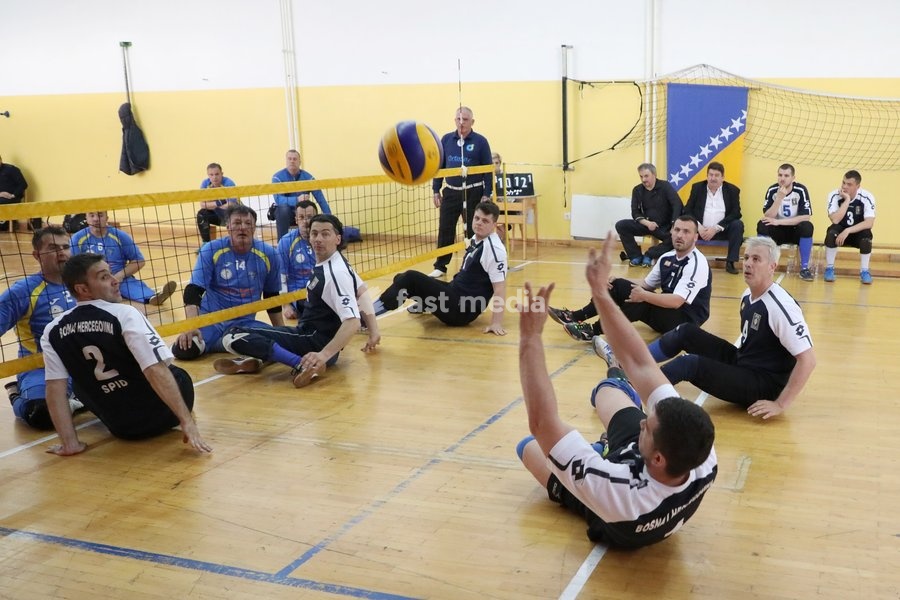 (170428) -- SARAJEVO, April 28, 2017 () -- Members of Spid (R) compete during the sitting volleyball friendly match against Zavidovici, in Sarajevo, Bosnia and Herzegovina, on April 27, 2017. Spid won 3-0