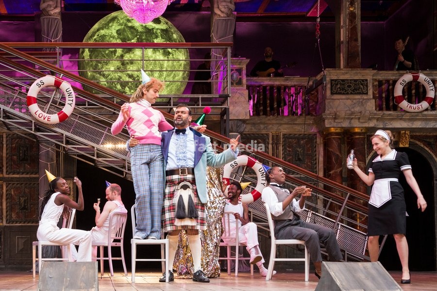 Marc Antolin, Tony Jayawardena. Photocall for William Shakespeare's Twelfth Night directed by Emma Rice at the Globe Theatre, Shakespeare's Globe. With Marc Antolin (Sir Andrew Aguecheek), Carly Bawden (Maria), Nandi Bhebhe (Fabian), Le Gateau Chocolat (Feste), Tony Jayawardena (Sir Toby Belch),…