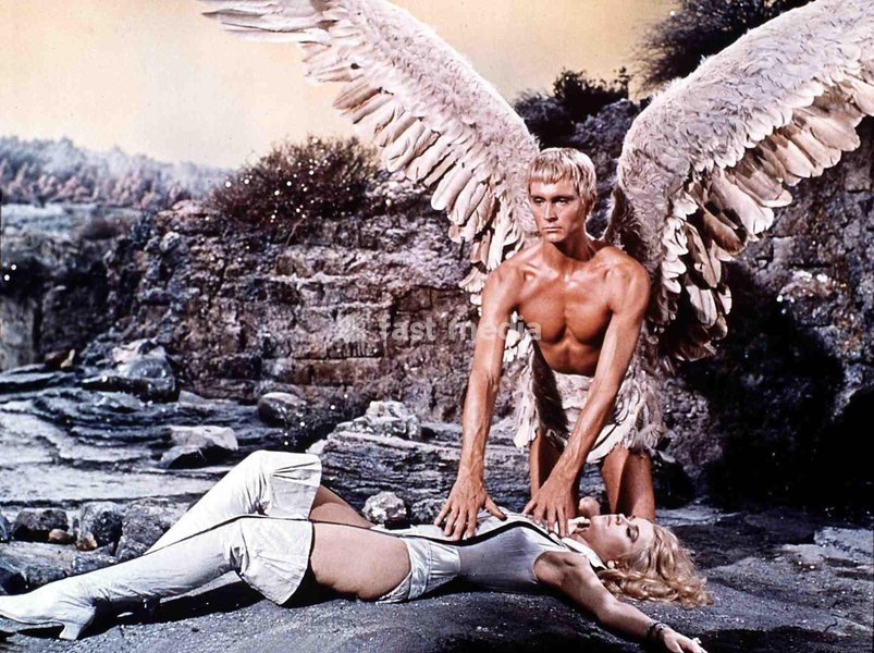Barbarella, 1960s, 1968, Barbarella, Engel, Fantasy, Fashion, Film, angel, knee-lenght boots, overknee boots, top boots, wings, Barbarella, 1960s, 1968, Barbarella, Engel, Fantasy, Fashion, Film, angel, knee-lenght boots, overknee boots, top boots, wings, John Phillip Law, Jane Fonda Auf Befehl des…