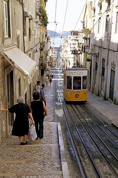 Elevador da Bica, elevator, tram, funicular between Tejo and Bairra Alto district, historic centre of Lisbon, Lisboa, Portugal, Europe