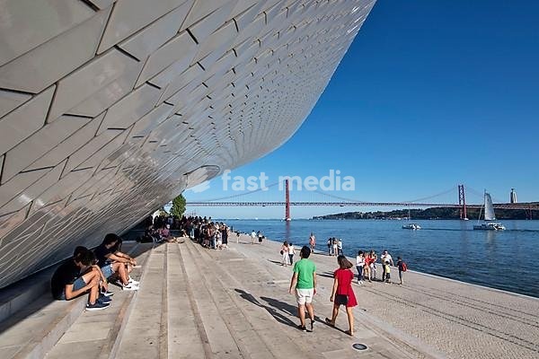 Museum MAAT, Museu de Arte, Arquitetura e Tecnologia, the British architect Amanda Levete on the Rio Tejo in the Belem district, Lisbon, Portugal