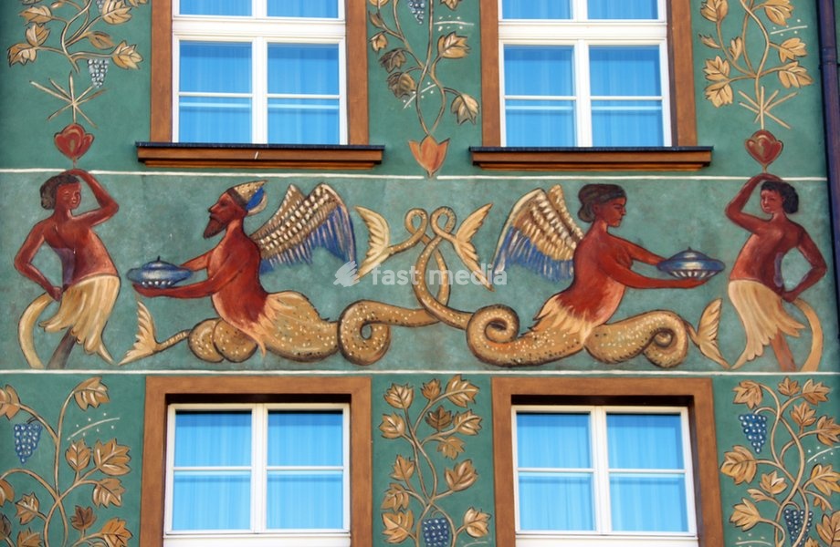 Polen (Poland), Stadt Poznan (German: Posen), Stary Rynek (Alter Markt, Old Market Place): Fassadenbemalung eines Patrizierhauses an der Südseite des Alten Marktes