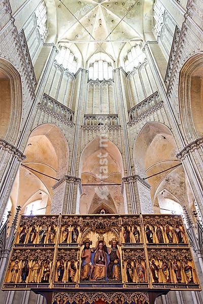 Interior view of the Marienkirche ("Church of Mary"), nave and main altar, Stralsund, Mecklenburg-Western Pomerania, Germany, Europe