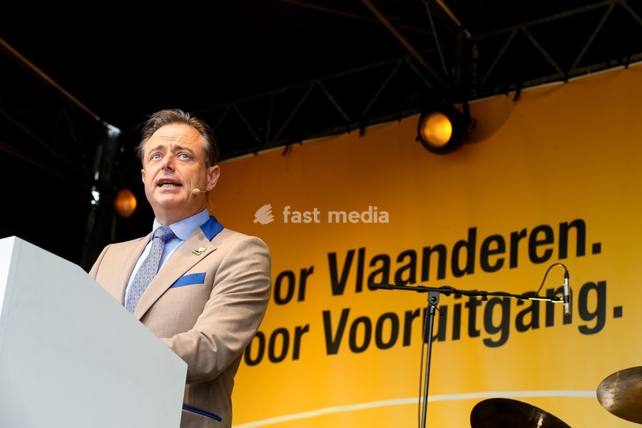 N-VA chairman Bart De Wever delivers a speech at the yearly family day of conservative Flemish nationalist party N-VA, on Saturday 25 May 2019 at the Planckendael animal park in Muizen