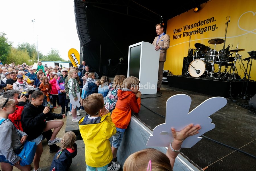 N-VA chairman Bart De Wever delivers a speech at the yearly family day of conservative Flemish nationalist party N-VA, on Saturday 25 May 2019 at the Planckendael animal park in Muizen