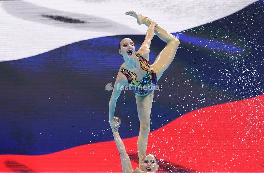 (190719) -- GWANGJU, July 19, 2019 () -- Athletes of Russia compete during the women's team free final of artistic swimming at FINA World Championships in Gwangju, South Korea on July 19, 2019