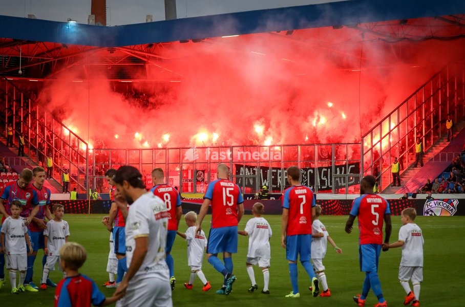 Antwerp's supporters pictured with fireworks before a soccer match between Czech club Viktoria Plzen and Belgian soccer team Royal Antwerp FC, the return in the third qualifying round of the UEFA Europa League, in Pilsen, the Czech Republic, Thursday 15 August 2019. The first leg ended in a 1-0…