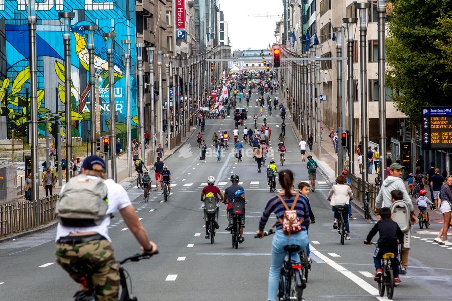 Illustration shows lots of cyclists at the Car Free Sunday in the Brussels Capital region, Sunday 22 September 2019. In several cities and towns across Belgium a Sunday without cars or other motorized transport is organized