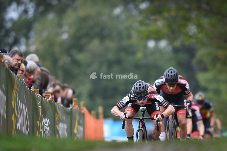 Belgian Eli Iserbyt pictured in action during the men's elite race at the Berencross Meulebeke, the second race in the 'Ethias Cross' competition, Saturday 05 October 2019, in Meulebeke