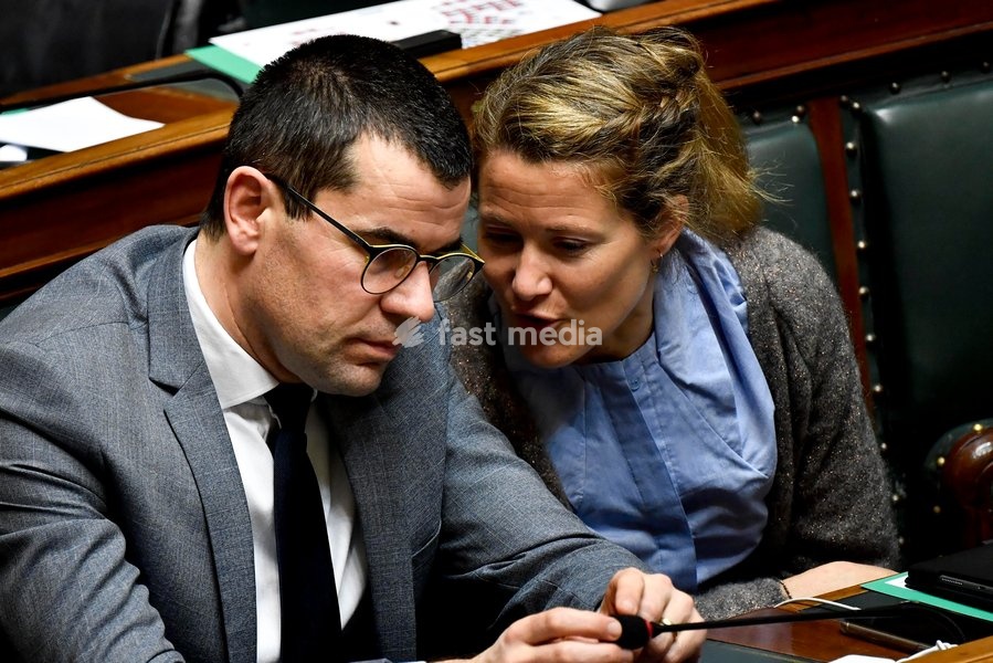 N-VA's Sander Loones and N-VA's Anneleen Van Bossuyt pictured during a plenary session of the chamber at the federal parliament in Brussels, Thursday 06 February 2020