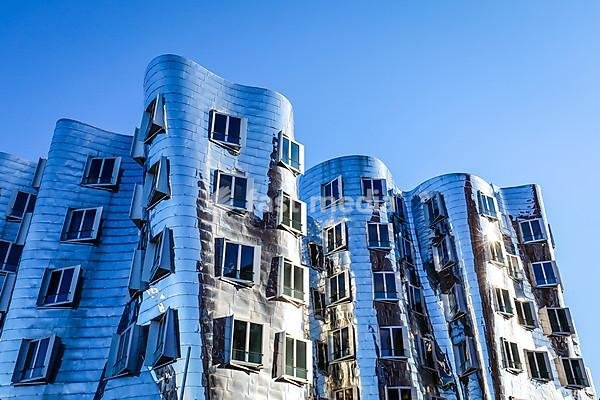Gehry Häuser, New Customs Yard in the Media Harbour, Düsseldorf, North Rhine-Westphalia, Germany