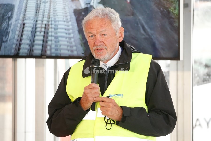 Minister of Mobility Francois Bellot pictured during railway infrastructure works of Infrabel, at the railway road Namur-Charleroi, in Franiere , Floreffe, Saturday 05 September 2020. Infrabel will install a block of 6100 ton to renew a track of 1km, including four switches