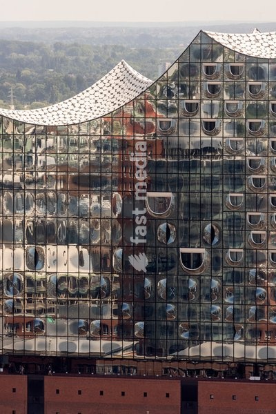 Hamburg, Elbphilharmonie, Glasfassade, Blick vom Turm der Michaeliskirche