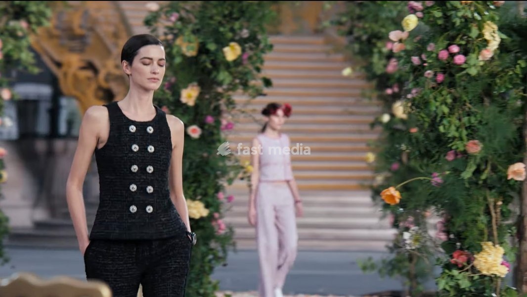Paris Fashion Week 2021 Screenshots of The Spring-Summer 2021 Haute Couture Showâ€” CHANEL Shows 26 January 2021 Taken from The film of the show directed by photographer, filmmaker and graphic designer Anton Corbijn