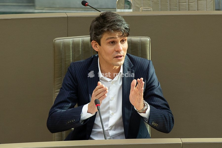 Flemish Minister for Youth, Media and Brussels Affairs Benjamin Dalle pictured during a plenary session of the Flemish Parliament in Brussels, Wednesday 24 February 2021