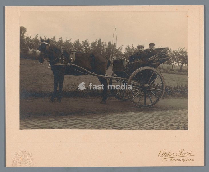 Portrait of an unknown man on a horse-drawn carriage. Photo, 1900–1910, Panajou. Inv. Nr. RP-F-F21358 Amsterdam, Rijksmuseum