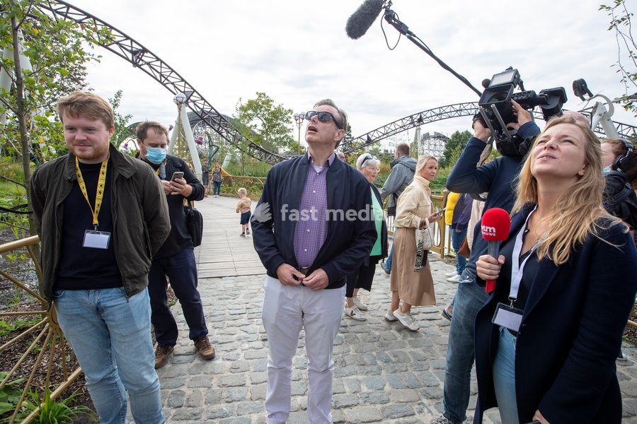N-VA chairman Bart De Wever looks up at the 'Ride to Happiness by Tomorrowland' rollercoaster during the yearly family day and the celebration of the 20th anniversary of conservative Flemish nationalist party N-VA, on Sunday 12 September 2021 at the Plopsaland theme park in Adinkerke, De Panne