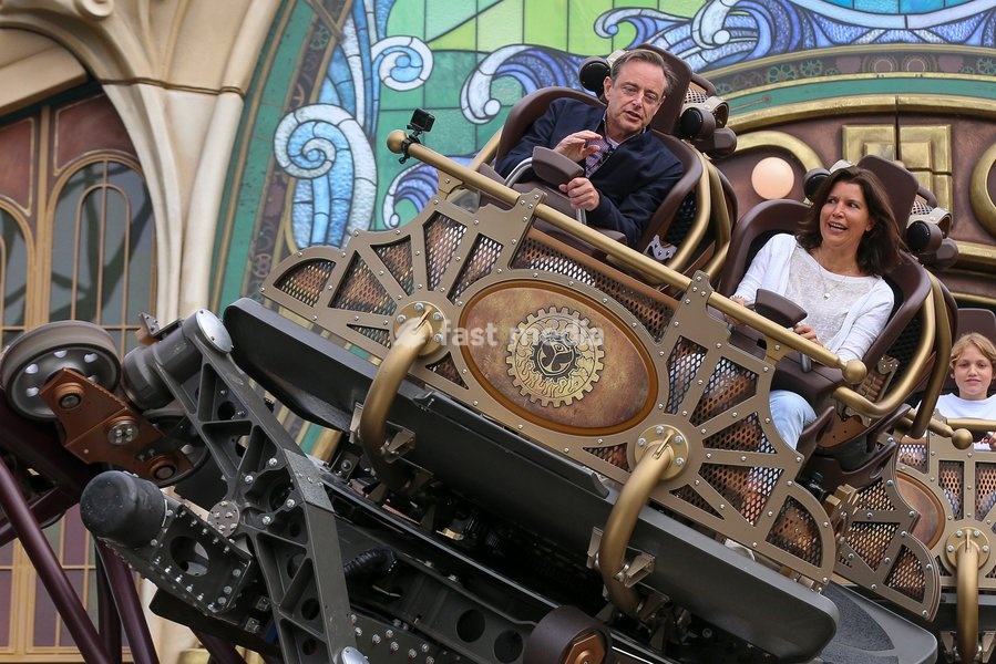 N-VA chairman Bart De Wever and N-VA's Valerie Van Peel in the 'Ride to Happiness by Tomorrowland' rollercoaster ride during the yearly family day and the celebration of the 20th anniversary of conservative Flemish nationalist party N-VA, on Sunday 12 September 2021 at the Plopsaland theme park in…